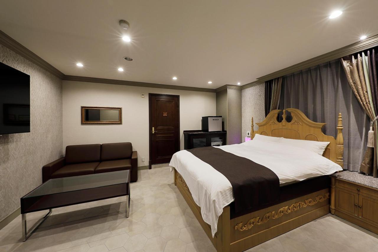 ホテルバースデー岐阜西店 Hotel Birthday Gifuwest (Adults Only) Экстерьер фото